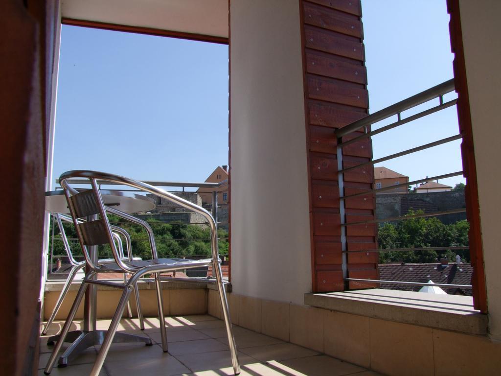 Minaret Apartman Eger Pokój zdjęcie